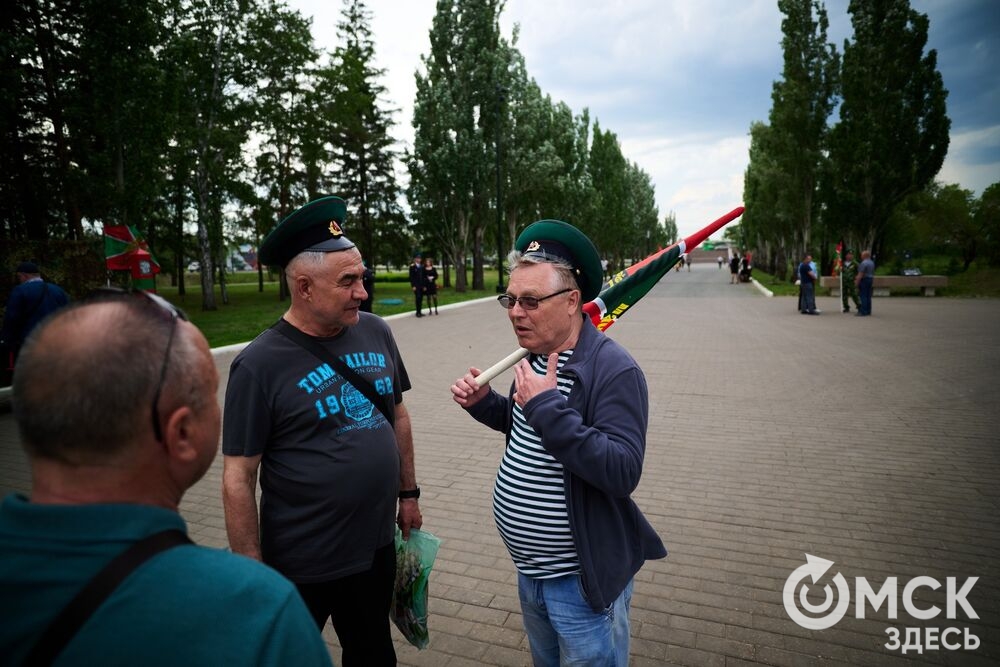 В парке им. 30-летия Победы прошла акция "Боевой расчёт-2026", приуроченная к 108-летию со дня образования пограничной охраны. Фото: Илья Петров