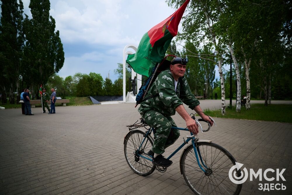В парке им. 30-летия Победы прошла акция "Боевой расчёт-2026", приуроченная к 108-летию со дня образования пограничной охраны. Фото: Илья Петров
