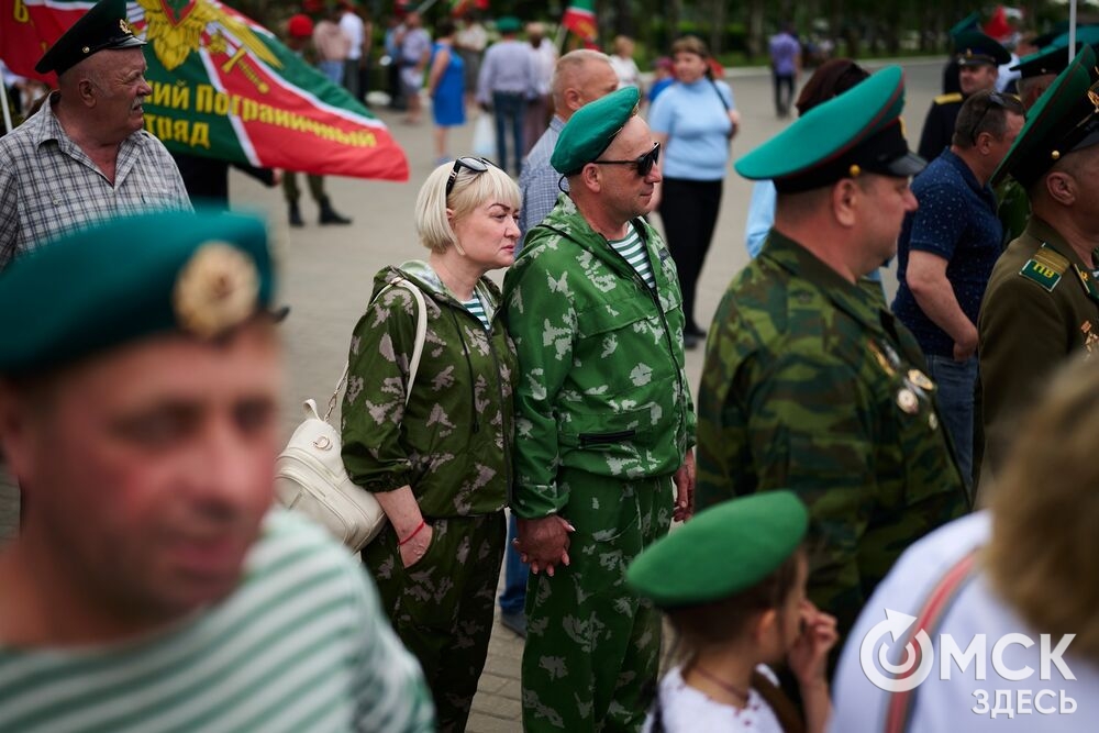 В парке им. 30-летия Победы прошла акция "Боевой расчёт-2026", приуроченная к 108-летию со дня образования пограничной охраны. Фото: Илья Петров