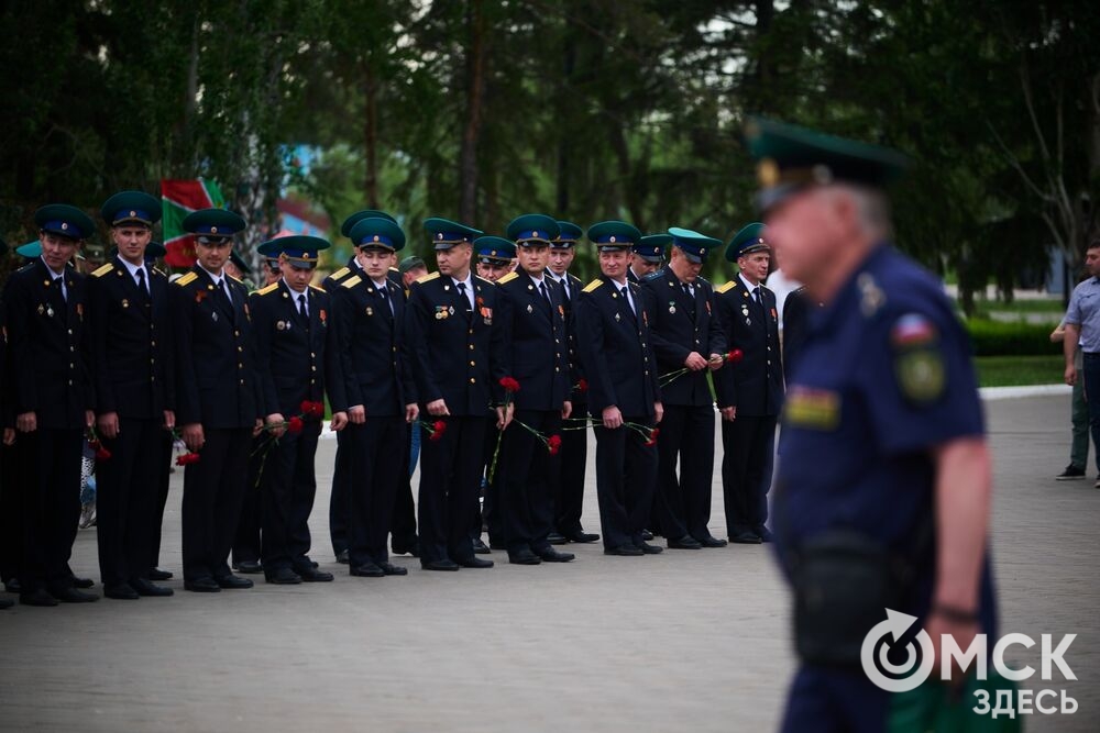 В парке им. 30-летия Победы прошла акция "Боевой расчёт-2026", приуроченная к 108-летию со дня образования пограничной охраны. Фото: Илья Петров