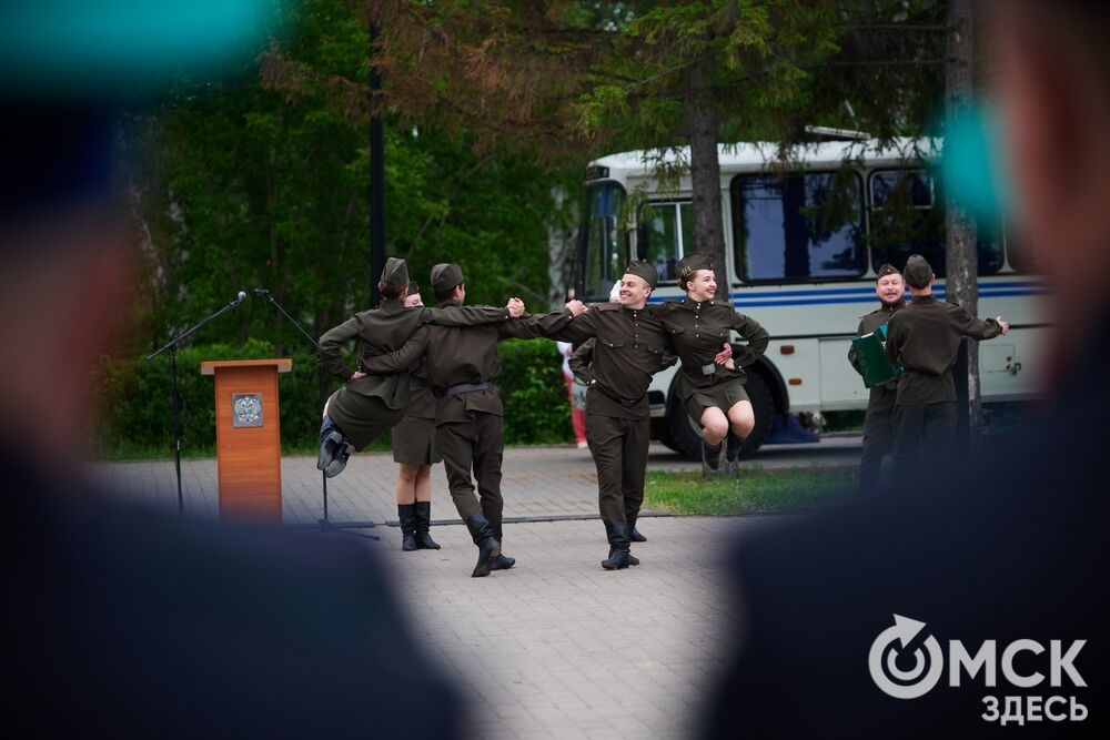 В парке им. 30-летия Победы прошла акция "Боевой расчёт-2026", приуроченная к 108-летию со дня образования пограничной охраны. Фото: Илья Петров