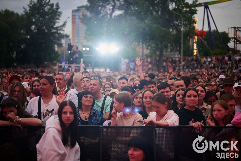Певица Мари Краймбрери открыла летний сезон бесплатных концертов в парке "Вокруг света". Фото: Илья Петров