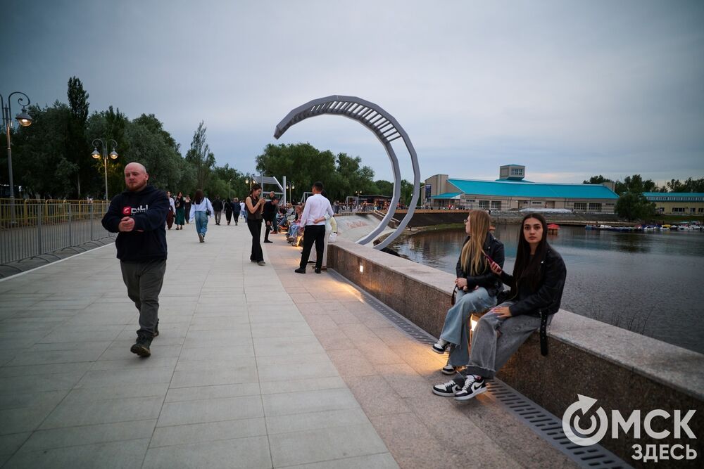 Обновлённая набережная в парке "Зелёный остров"