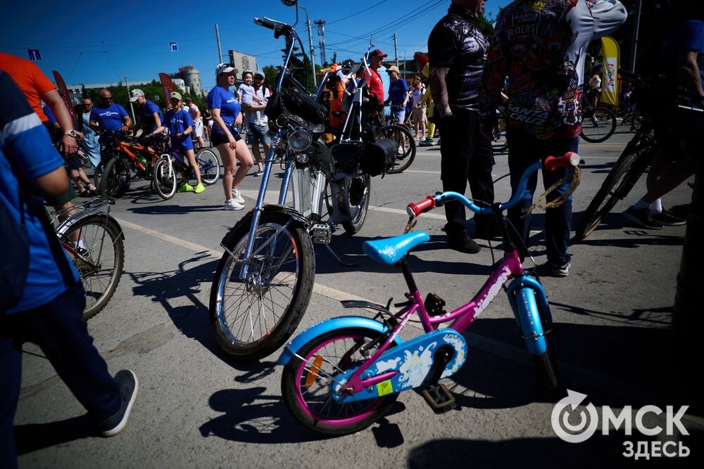 В первую летнюю субботу, 6 июня, в Омске прошёл 27-й городской культурно-спортивный праздник "ВелоОмск-2026" имени Владимира Соколова. Фото: Илья Петров