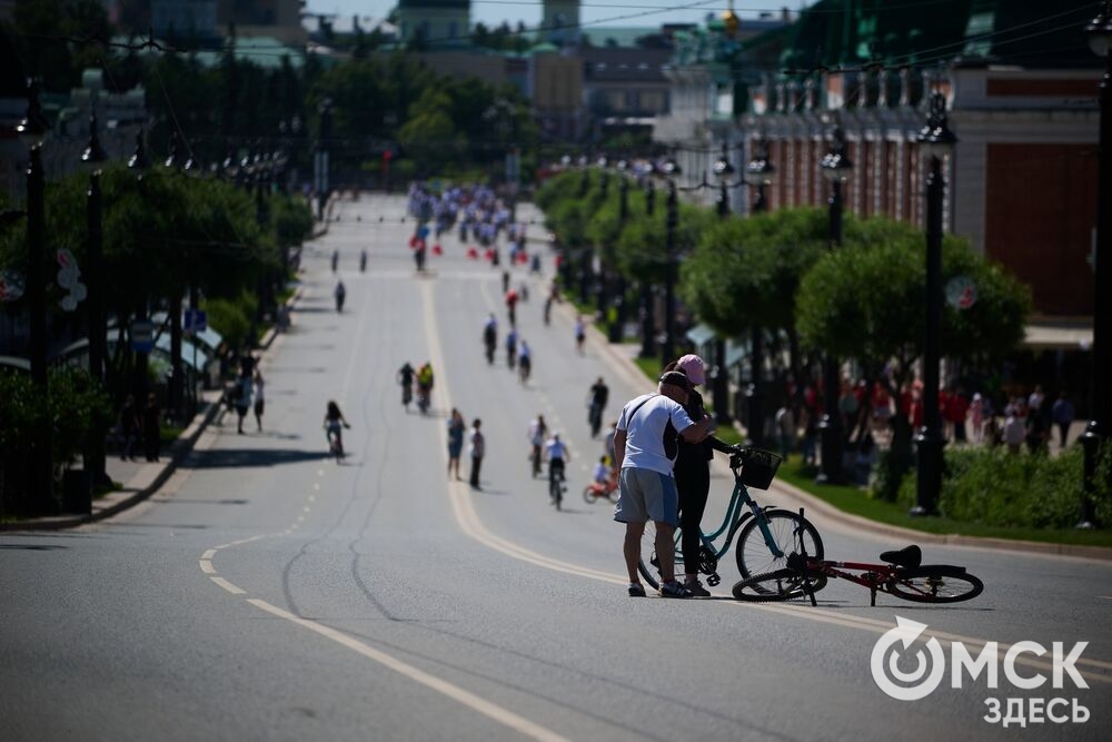 В первую летнюю субботу, 6 июня, в Омске прошёл 27-й городской культурно-спортивный праздник "ВелоОмск-2026" имени Владимира Соколова. Фото: Илья Петров