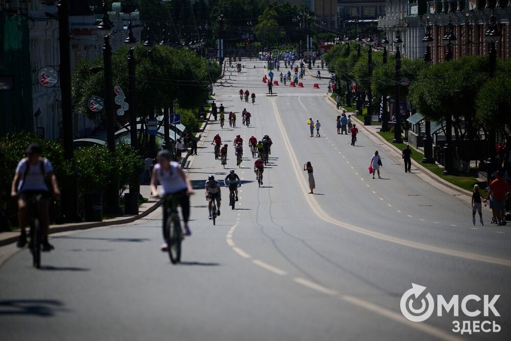 В первую летнюю субботу, 6 июня, в Омске прошёл 27-й городской культурно-спортивный праздник "ВелоОмск-2026" имени Владимира Соколова. Фото: Илья Петров
