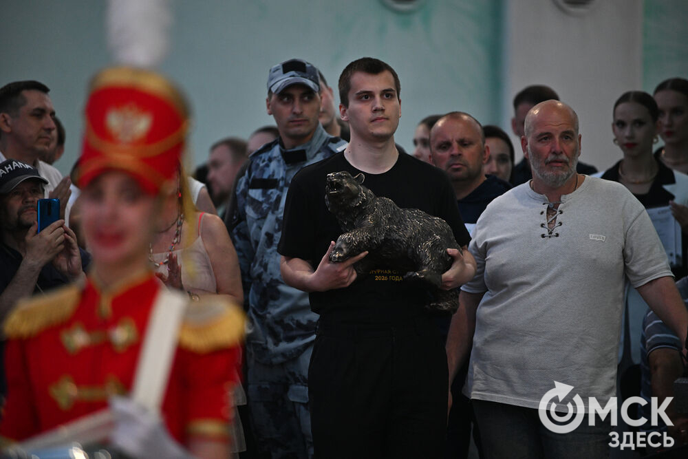 На первом перроне Омского железнодорожного вокзала прошли проводы "Театрального поезда" . Фото: Илья Петров