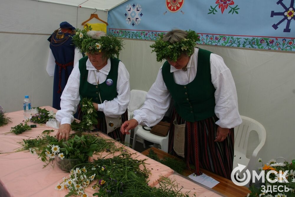 Праздничное шествие сменилось концертом и работой ярмарки мастеров. Фото: Татьяна Лисмент