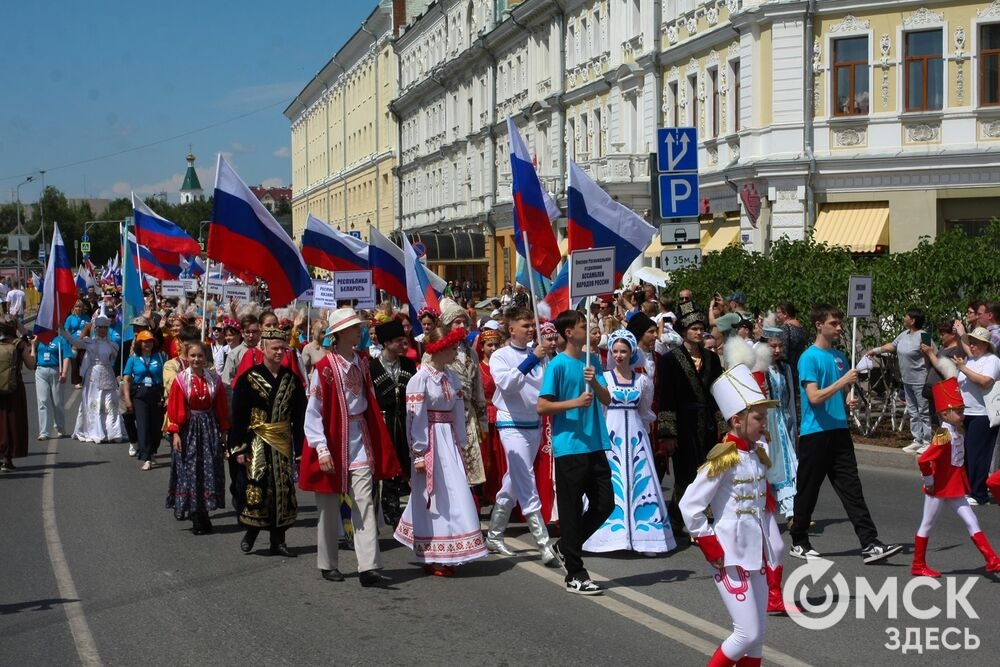 Праздничное шествие сменилось концертом и работой ярмарки мастеров. Фото: Татьяна Лисмент
