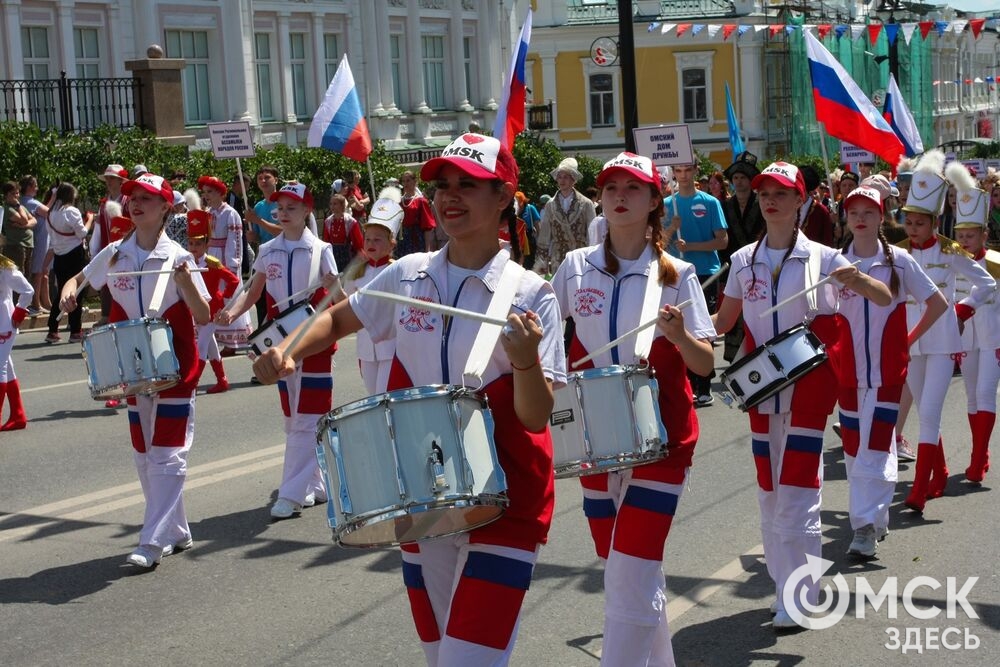Праздничное шествие сменилось концертом и работой ярмарки мастеров. Фото: Татьяна Лисмент