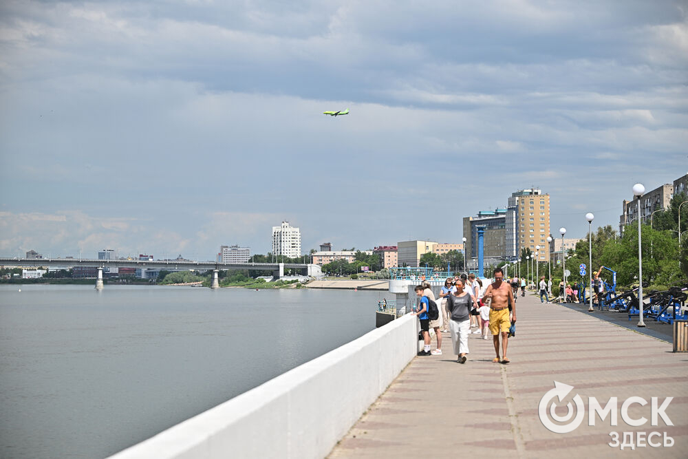 Выход флотилии на Иртыш стал подарком горожанам к национальному празднику. Фото: Илья Петров