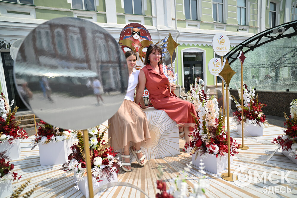 На четырёх сценах для омичей и гостей города показывали свои спектакли и концерты театры из Омска, Москвы, Санкт-Петербурга и Казани. Фото: Илья Петров