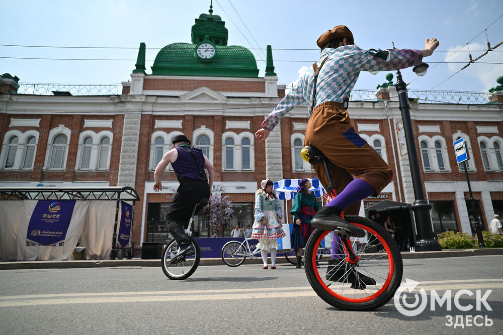 На четырёх сценах для омичей и гостей города показывали свои спектакли и концерты театры из Омска, Москвы, Санкт-Петербурга и Казани. Фото: Илья Петров