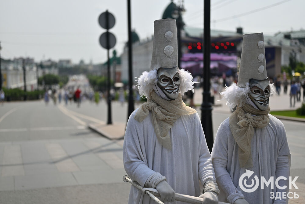 На четырёх сценах для омичей и гостей города показывали свои спектакли и концерты театры из Омска, Москвы, Санкт-Петербурга и Казани. Фото: Илья Петров