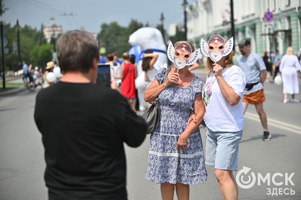 На четырёх сценах для омичей и гостей города показывали свои спектакли и концерты театры из Омска, Москвы, Санкт-Петербурга и Казани. Фото: Илья Петров