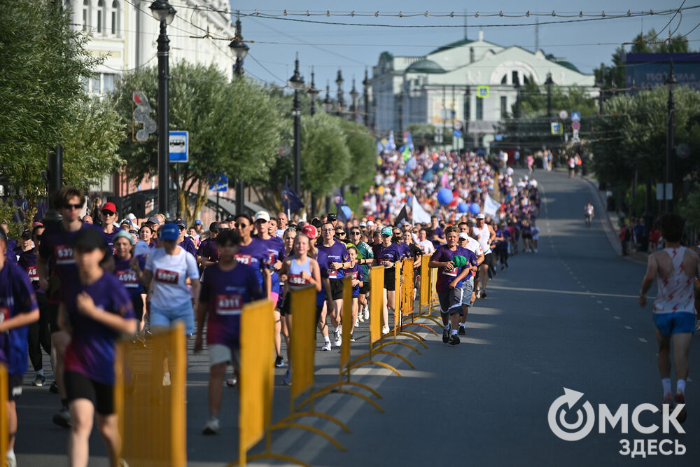 В День города Омска традиционно состоялся Сибирский международный марафон. Жара, как ни старалась, не заставила спортсменов сойти с дистанции. Подробнее здесь . Фото: Илья Петров