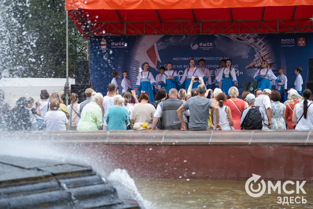 В основной день празднования, 1 августа, в центре города развернулись десятки площадок. Подробнее здесь . Фото: Елизавета Медведева