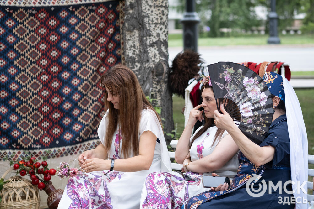 В основной день празднования, 1 августа, в центре города развернулись десятки площадок. Подробнее здесь . Фото: Елизавета Медведева