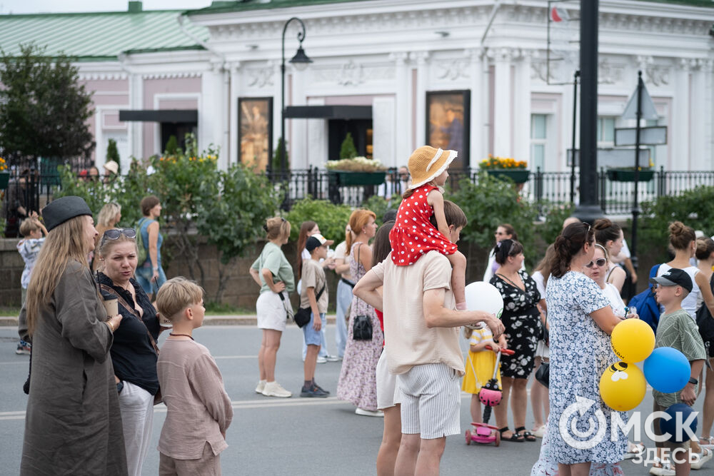 В основной день празднования, 1 августа, в центре города развернулись десятки площадок. Подробнее здесь . Фото: Елизавета Медведева