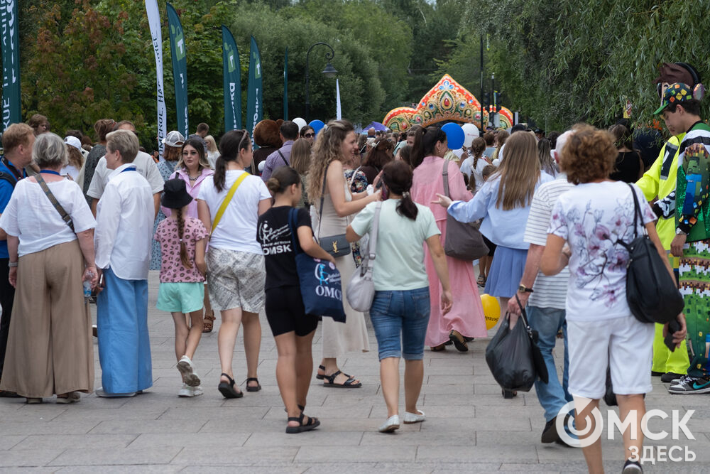 В основной день празднования, 1 августа, в центре города развернулись десятки площадок. Подробнее здесь . Фото: Елизавета Медведева