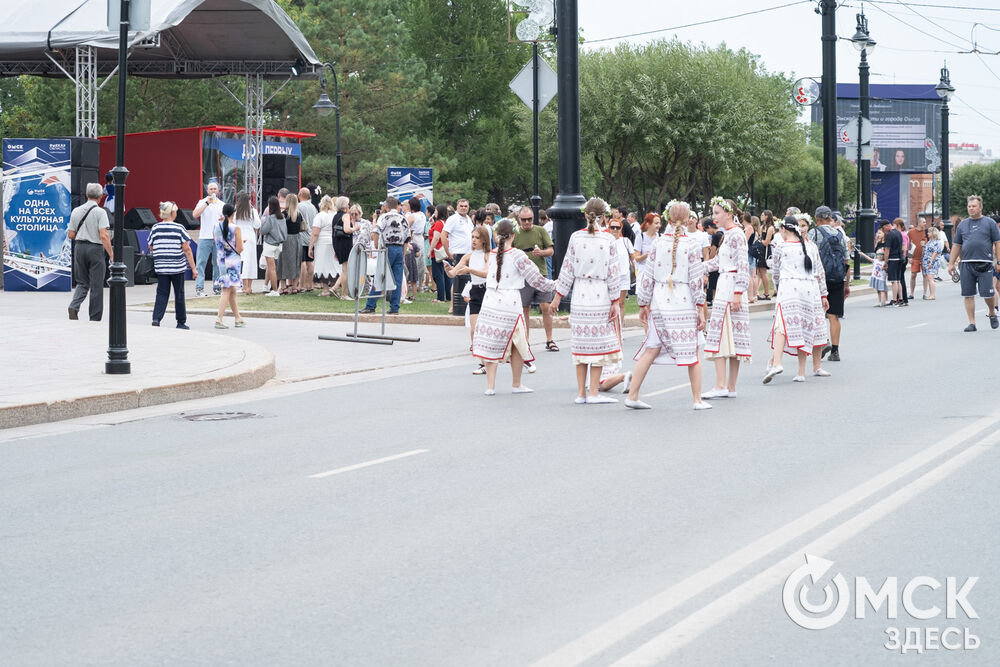В основной день празднования, 1 августа, в центре города развернулись десятки площадок. Подробнее здесь . Фото: Елизавета Медведева