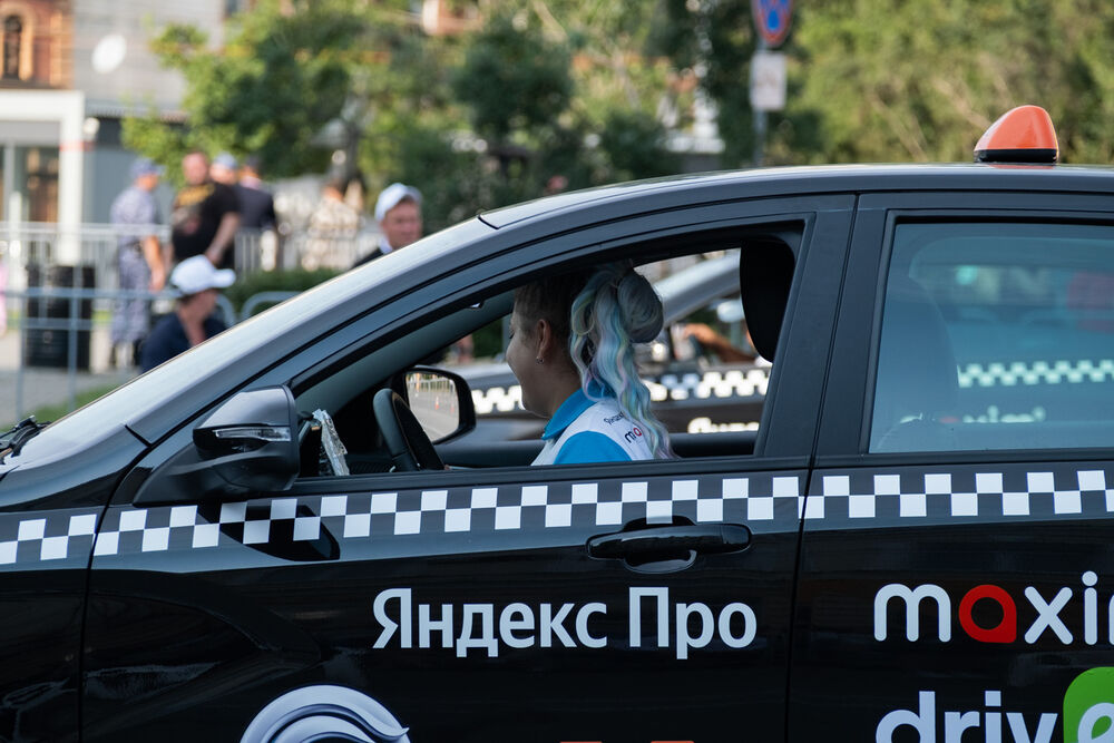В Омске состоялся федеральный этап VIII Всероссийского конкурса "Лучший водитель такси в России", в рамках которого подвели итоги областного конкурса "Лучший многодетный водитель такси в Омске". Фото: Елизавета Медведева
