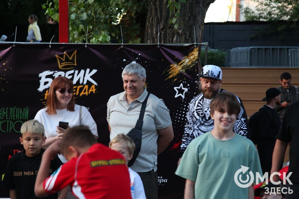 Открытие фестиваля "Брейк навсегда" состоялось на малой сцене в парке "Зелёный остров". Фото: Татьяна Лисмент