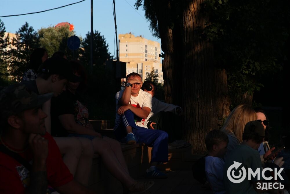 В Омске собрались представители старого и нового поколений брейкдансеров и выяснили, кто лучше говорит на языке танца. Фото: Илья Петров, Елизавета Медведева, Татьяна Лисмент