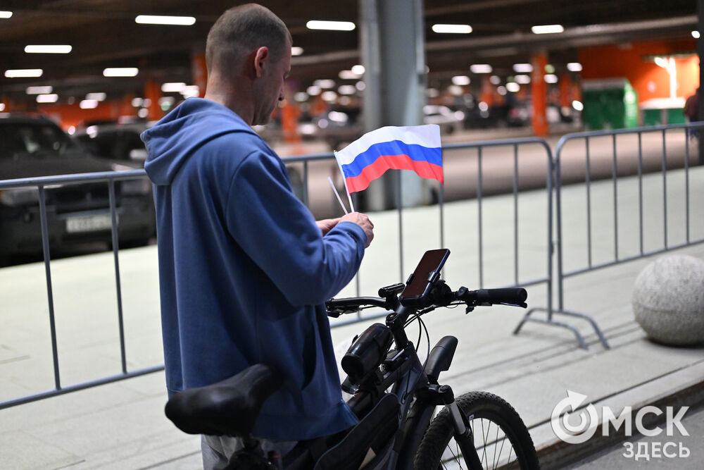 Омск отметил День Государственного флага уже традиционным велосипедным заездом . Фото: Илья Петров