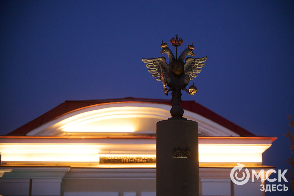 Пётр Дранга и Люся Чеботина подарили омичам концерт в честь открытия главного мультимедийного фонтана Сибири. Фото: Илья Петров и Елизавета Медведева