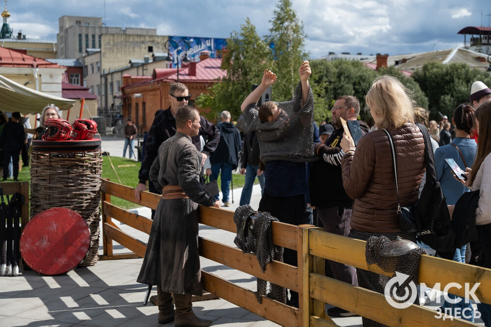 Фестиваль был призван приоткрыть для современных омичей XVII век. Подробнее здесь . Фото: Елизавета Медведева