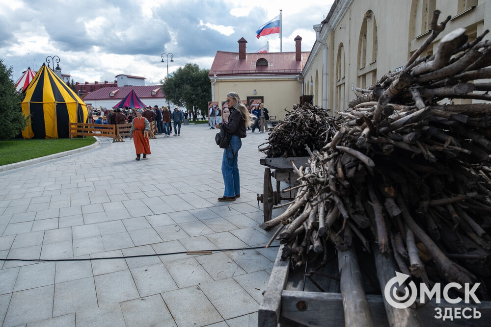 Фестиваль был призван приоткрыть для современных омичей XVII век. Подробнее здесь . Фото: Елизавета Медведева