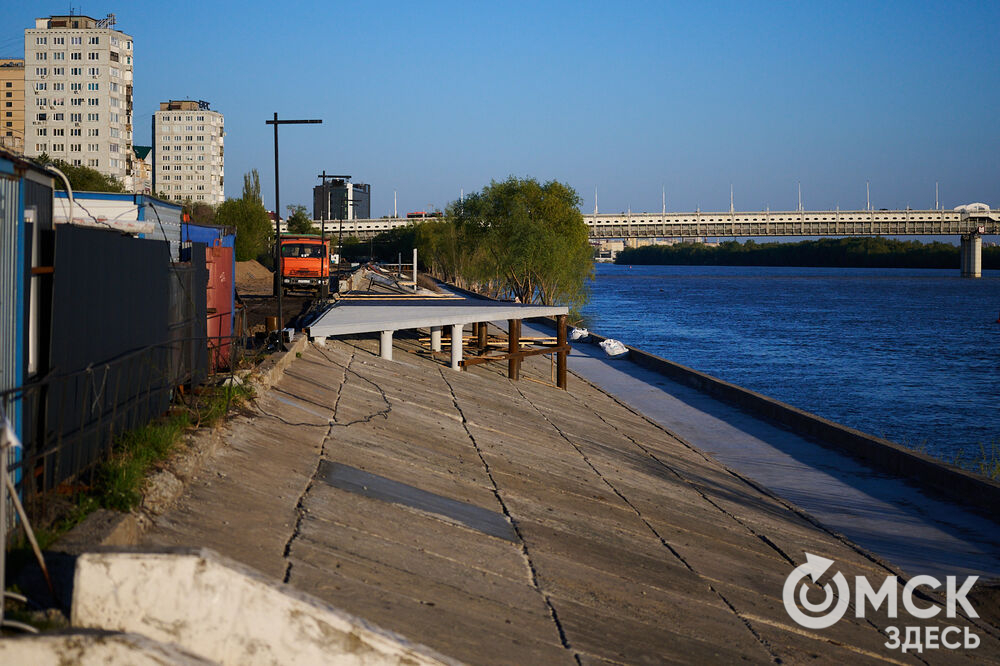 Ход ремонта набережной Тухачевского в Омске (от метромоста до ул. Кемеровской) летом 2026 года. Фото: Илья Петров