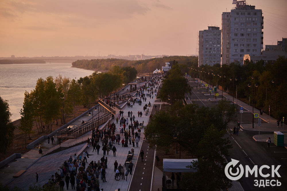 Ещё одно открытие. На набережной Тухачевского появилось благоустройство. В честь этого состоялась праздничная программа. Фото: Илья Петров