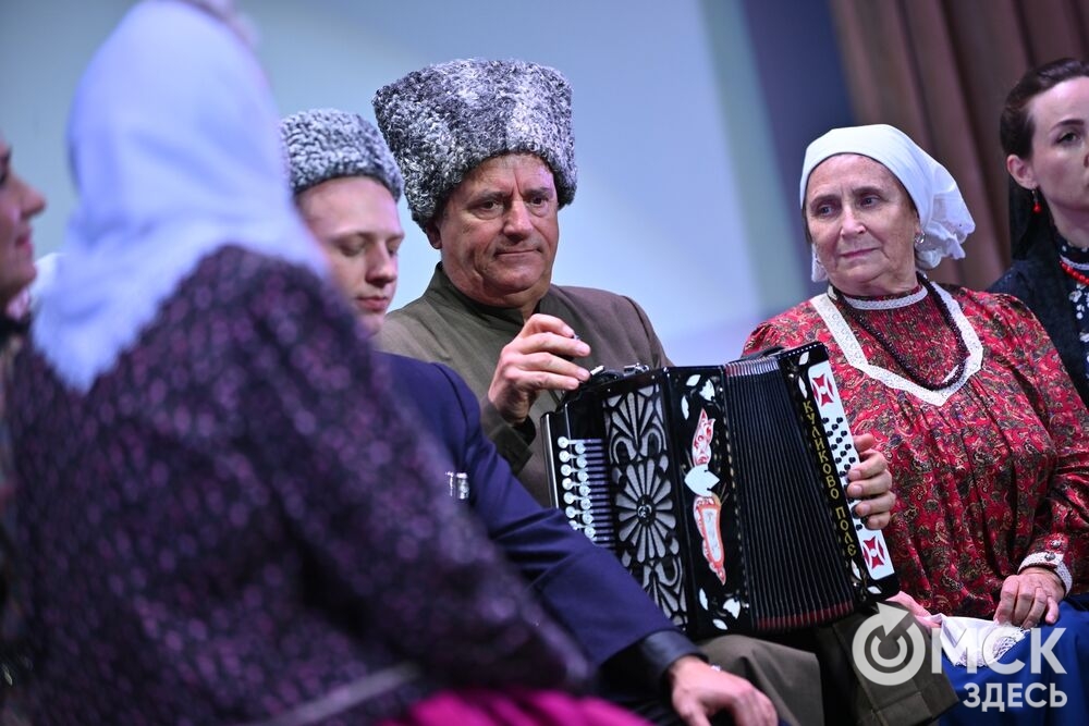 Всероссийский фестиваль-конкурс фольклорных ансамблей "Традиции" в Омске. Фото: Илья Петров