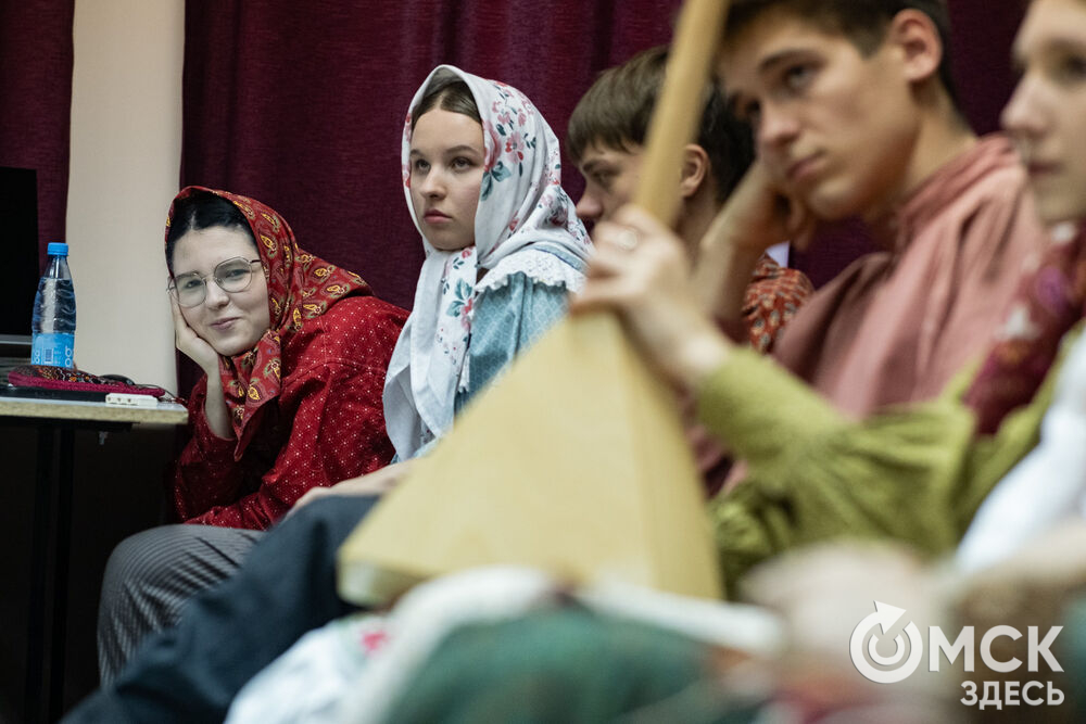 В Омском музыкальном училище имени В. Я. Шебалина прошёл концерт-презентация участников фестиваля фольклорных ансамблей. Фото: Елизавета Медведева