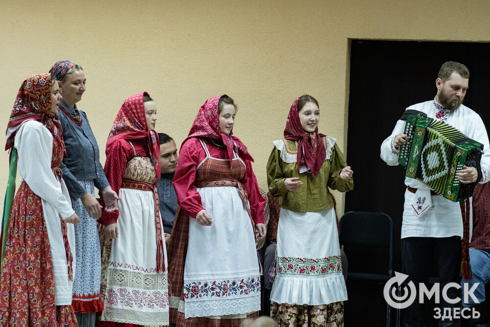 В Омском музыкальном училище имени В. Я. Шебалина прошёл концерт-презентация участников фестиваля фольклорных ансамблей. Фото: Елизавета Медведева
