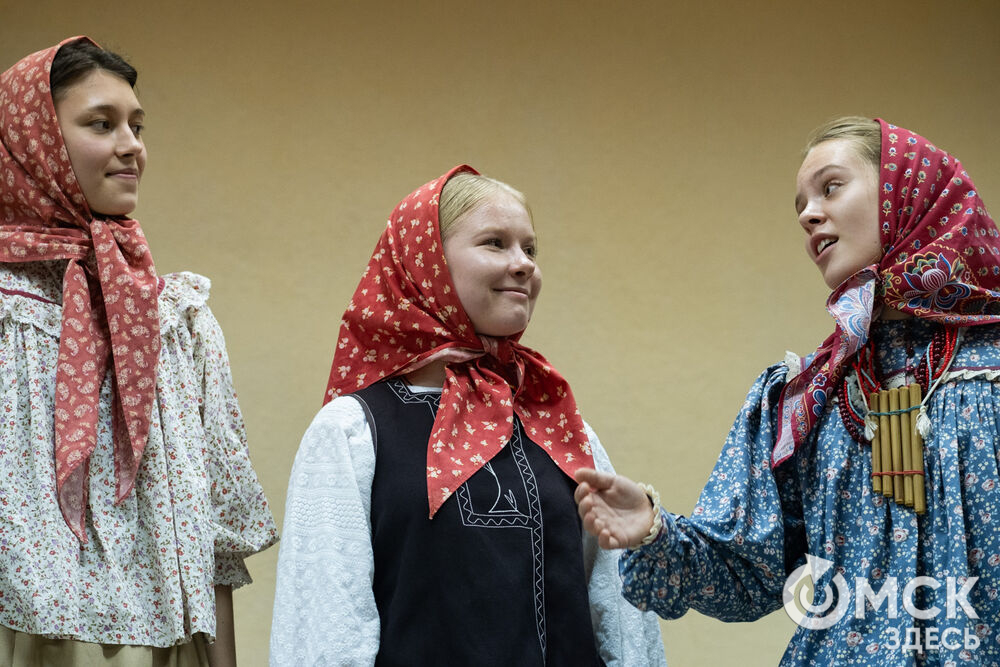 В Омском музыкальном училище имени В. Я. Шебалина прошёл концерт-презентация участников фестиваля фольклорных ансамблей. Фото: Елизавета Медведева
