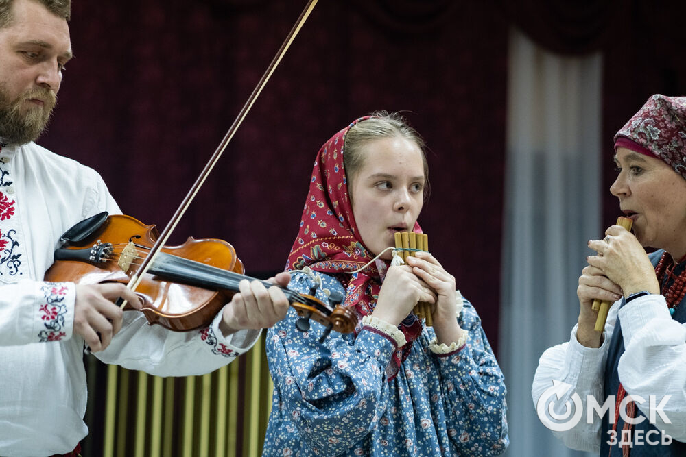 В Омском музыкальном училище имени В. Я. Шебалина прошёл концерт-презентация участников фестиваля фольклорных ансамблей. Фото: Елизавета Медведева
